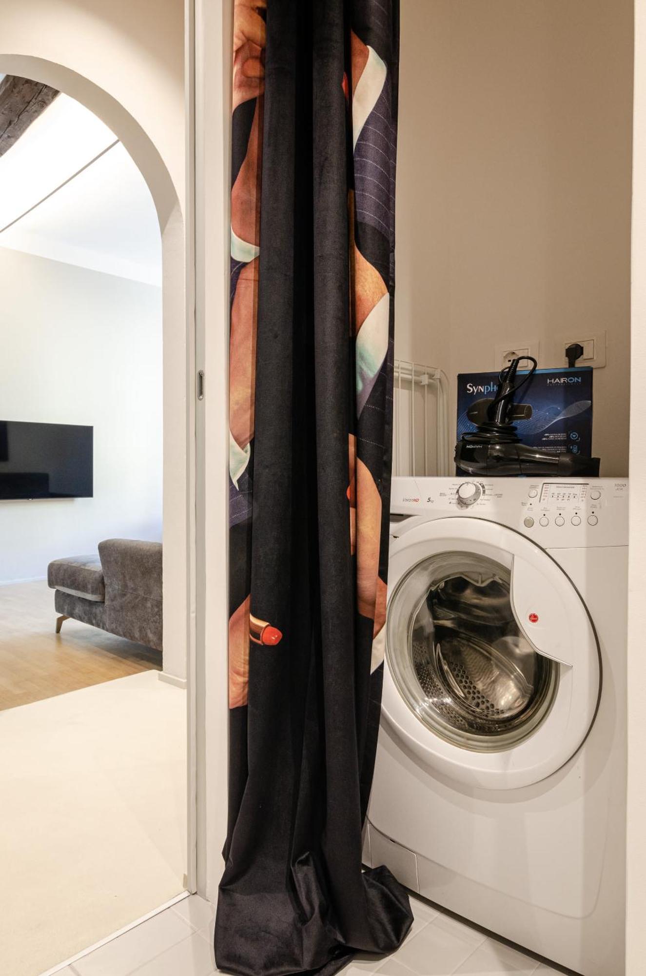 Luxury 2bed In Location Apartment *