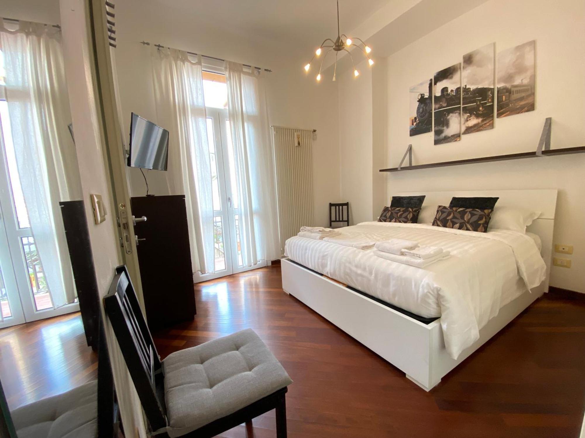 Apartment Avantgard Western Station