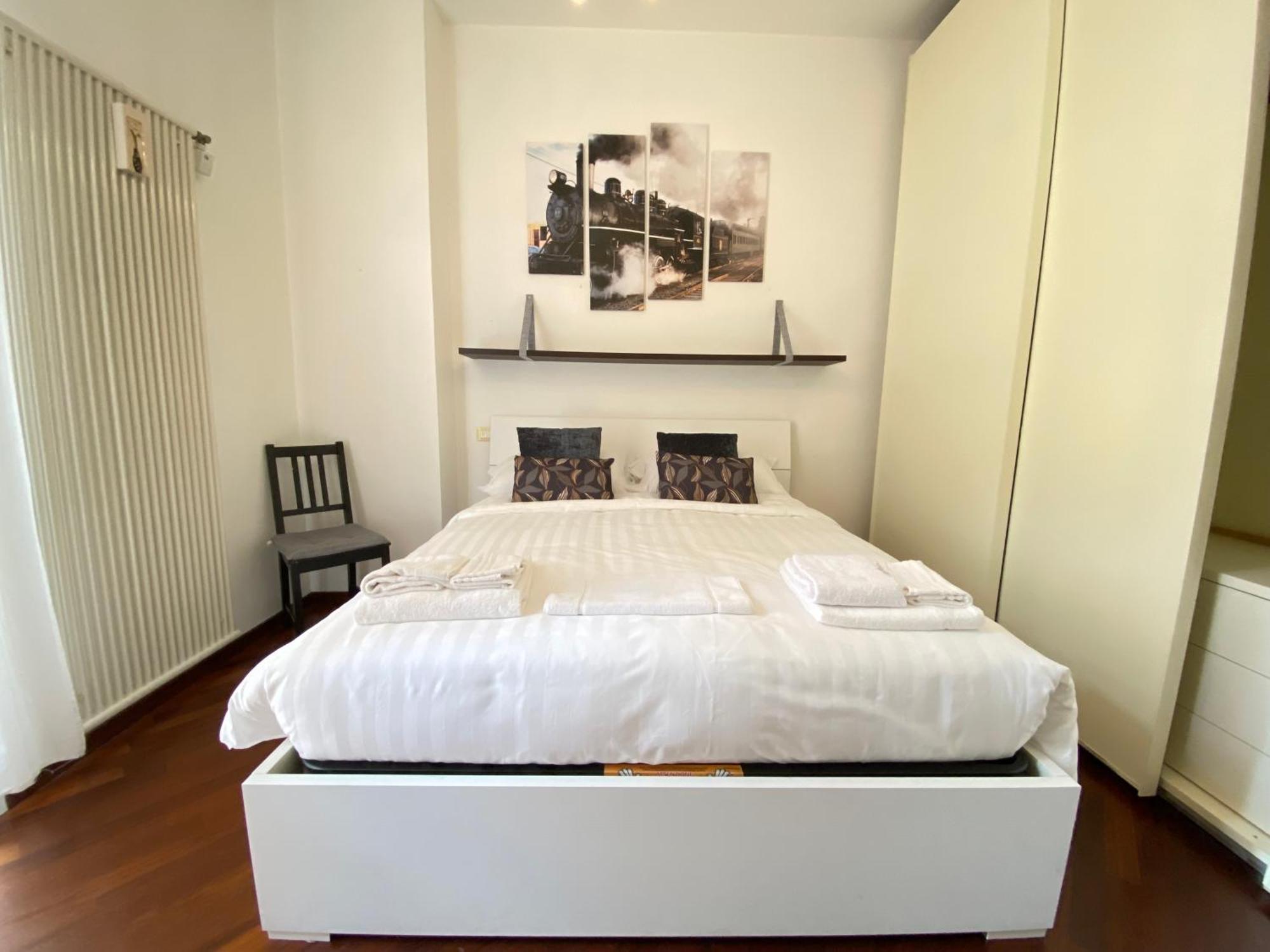 Apartment Avantgard Western Station
