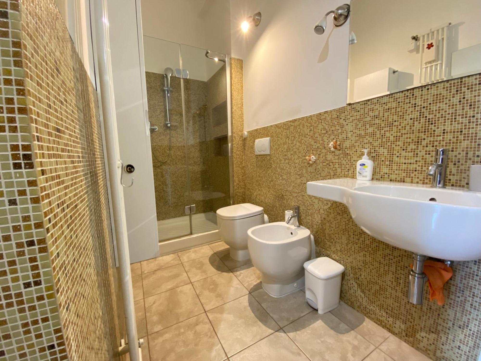 Apartment Avantgard Western Station *