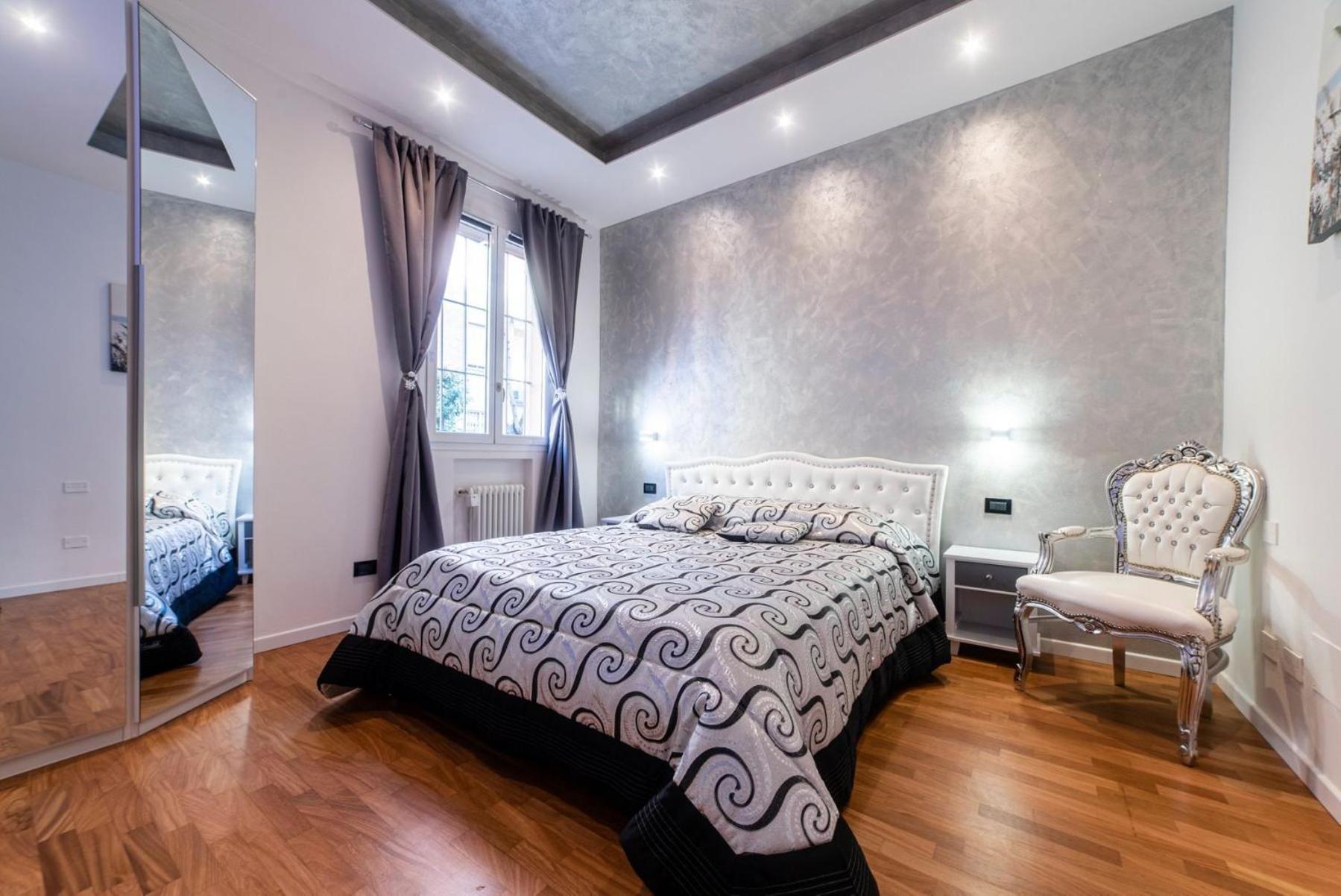 Apartment Fashion Silver