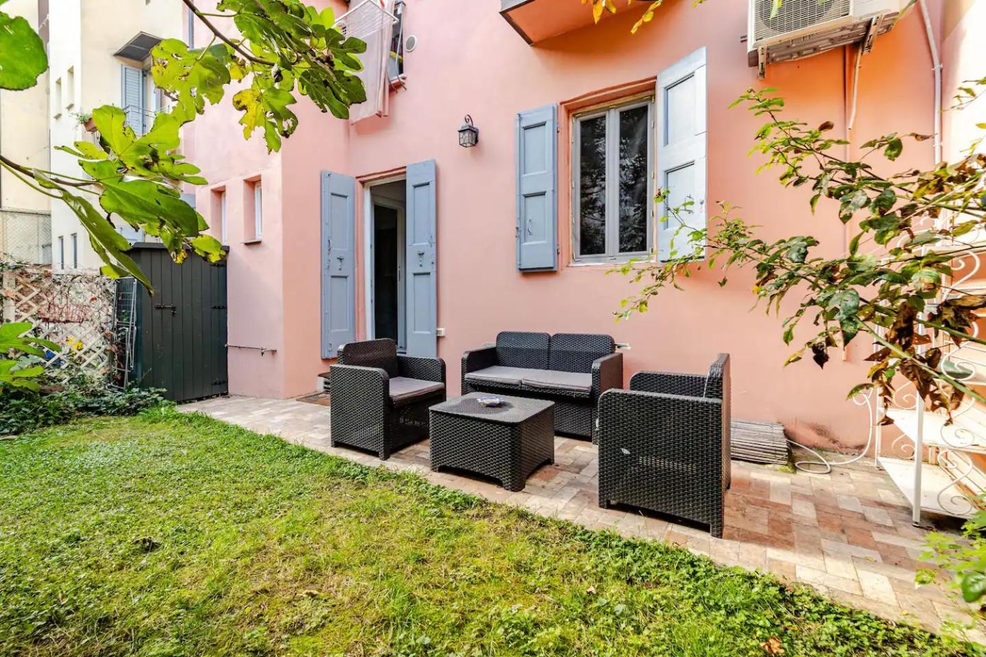 Oasis In The Centre Of