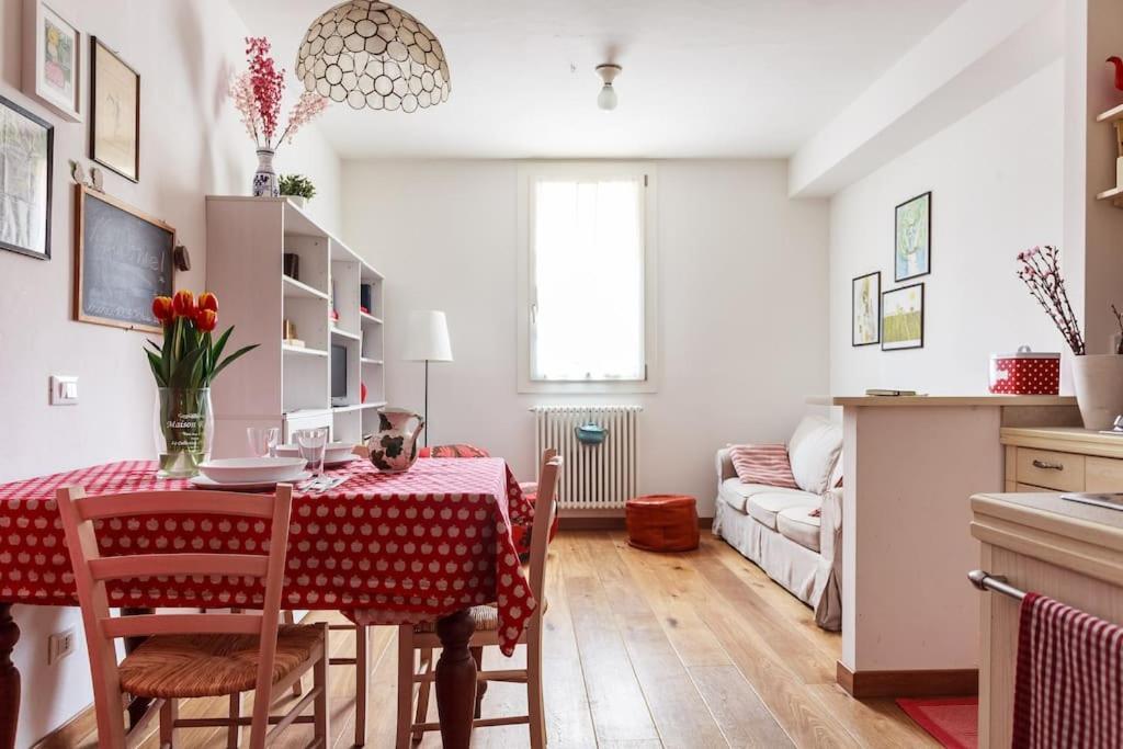 Retro In Centro Storico Apartment Bologna