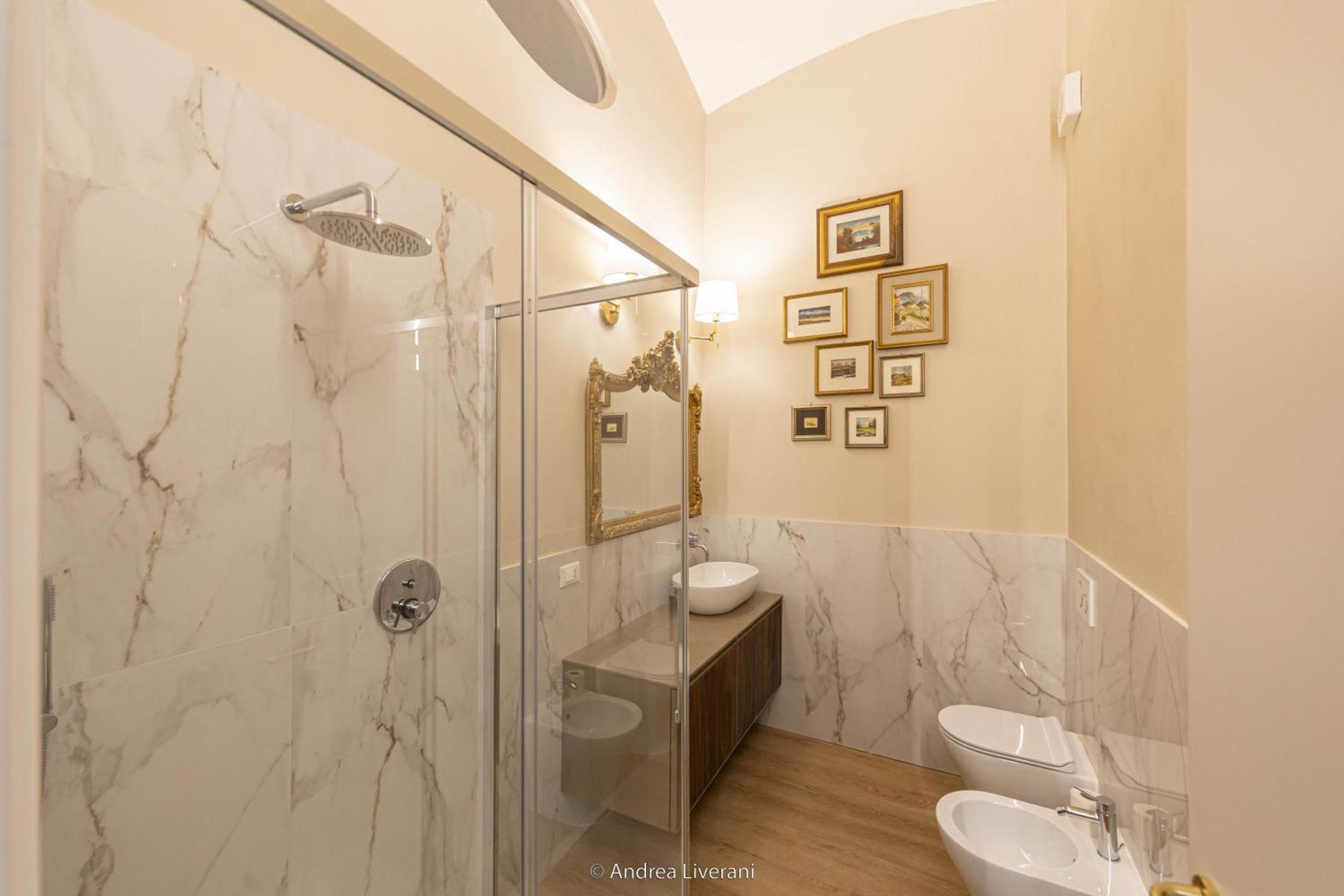 Bed & Breakfast Sibilla - Via Oberdan 13 Bologna