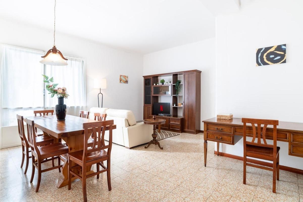 Apartment Private Parking 3bd Near Piazza Carducci Bologna