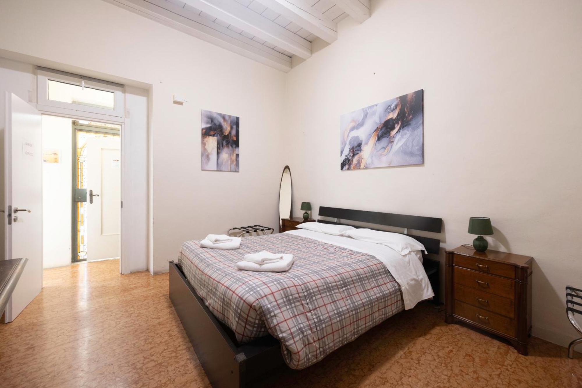 Le Stanze Nel Ghetto, By Short Holidays