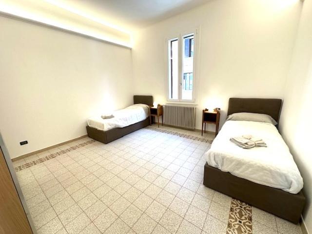 Brand New !!! Ancient Liberty Style Completely Renovated 2025 Apartment Bologna