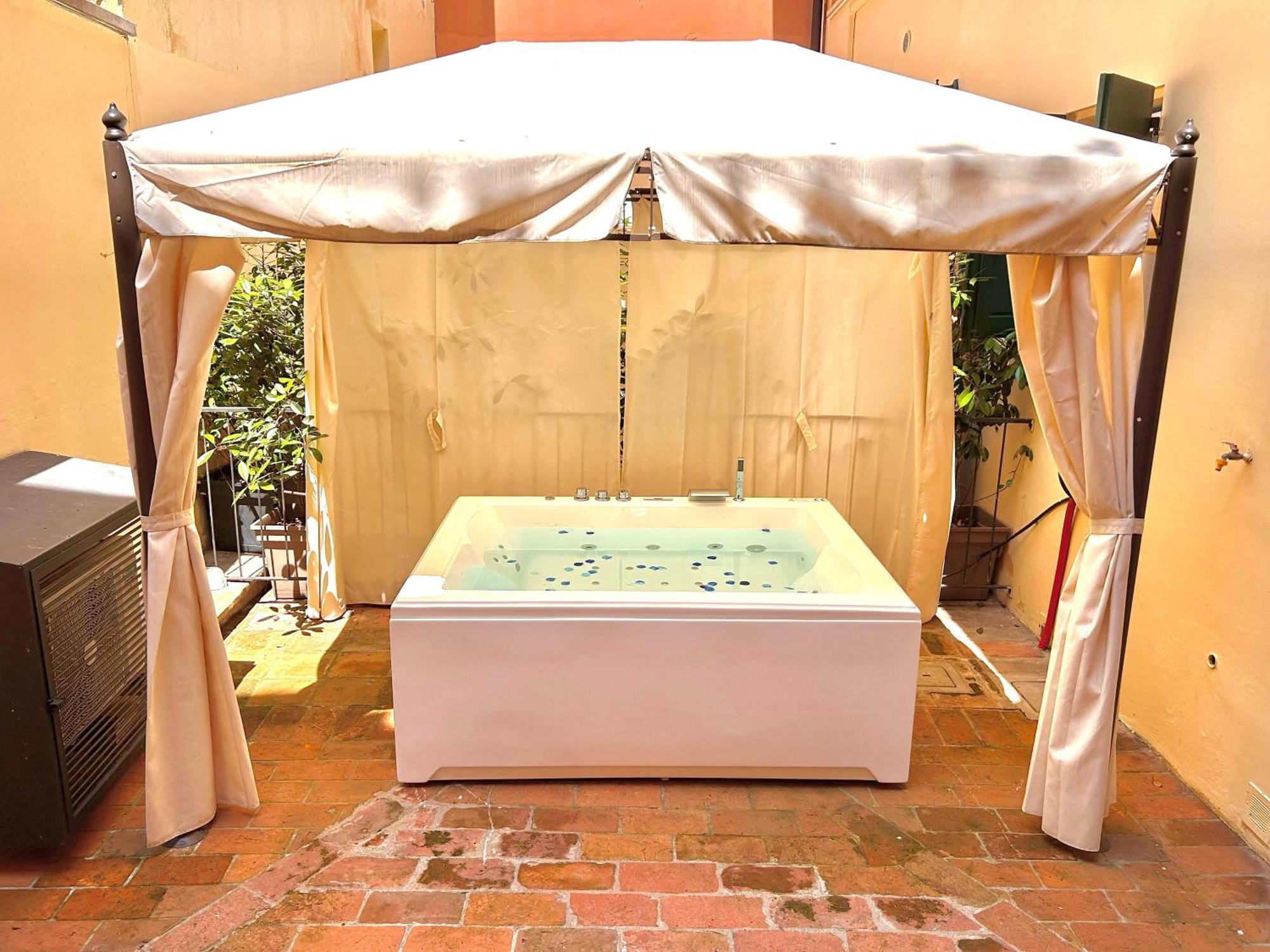 Apartment Frassinago Deluxe Suites-bolognarooms