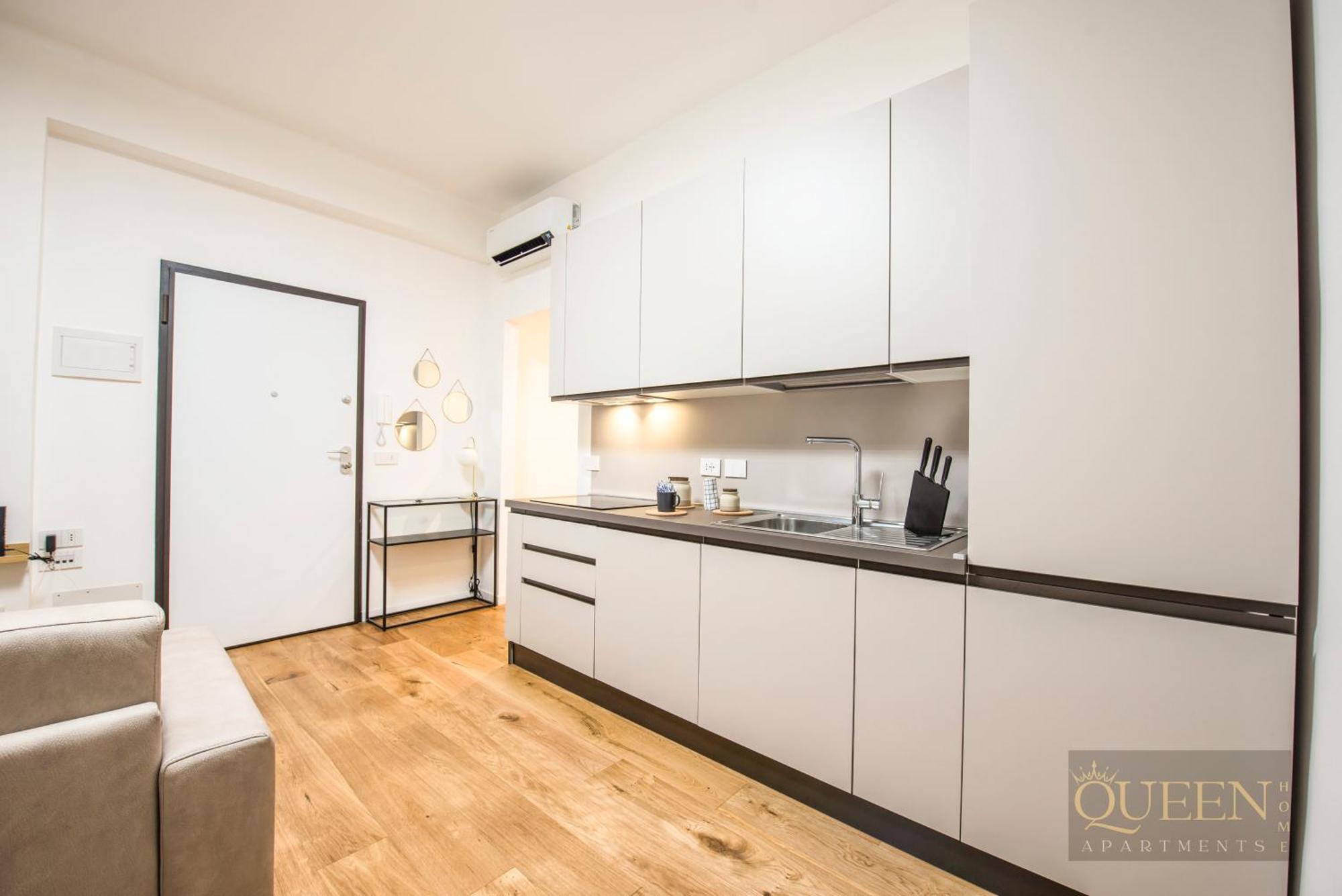 Queen Silvia Apartment