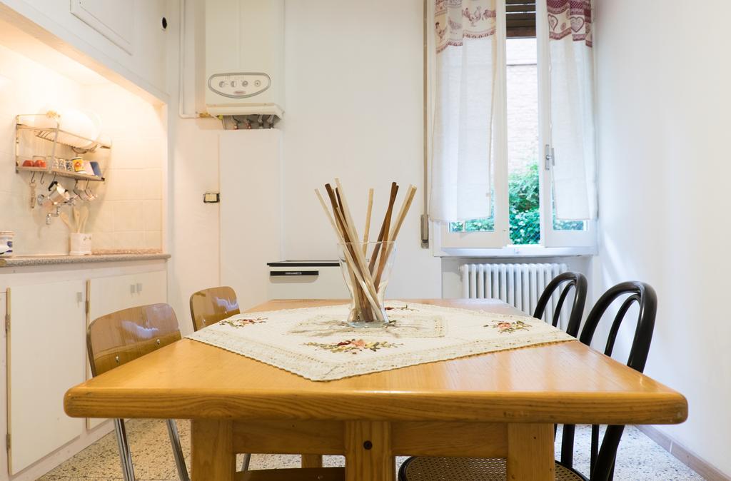 White In Bolognina Apartment *