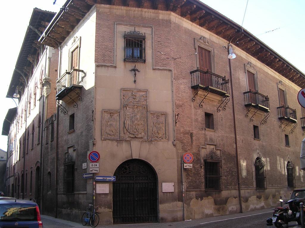 Al Collegio Di Spagna *
