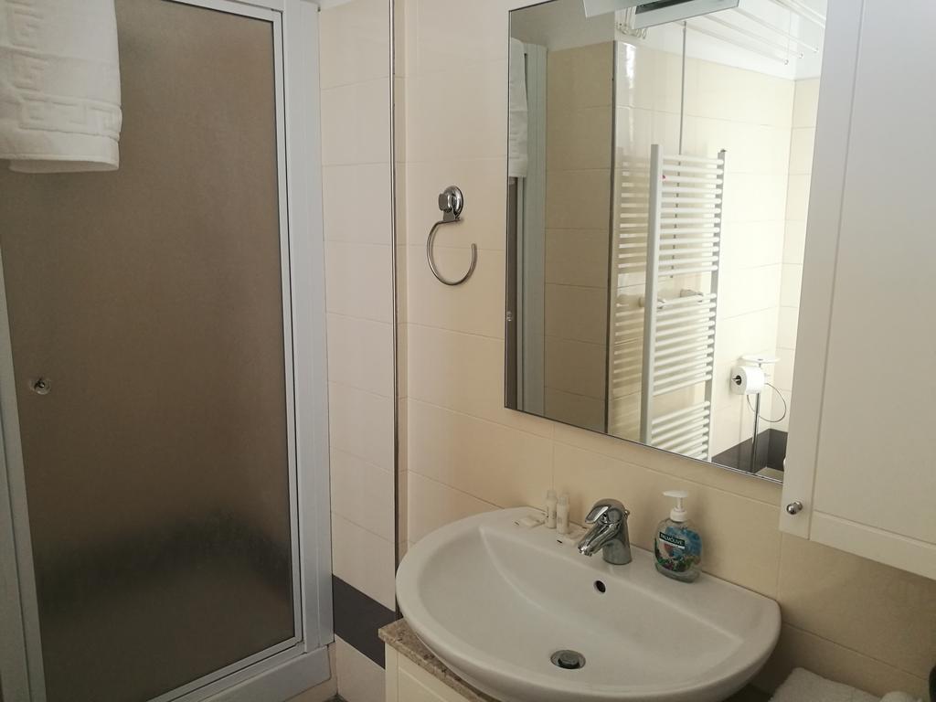 Residenza Piazza Dei Martiri 8 *