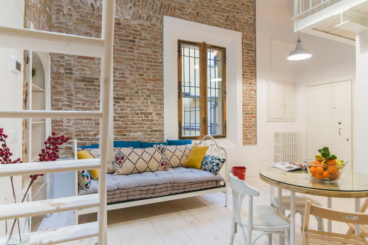 Loft Apartment *