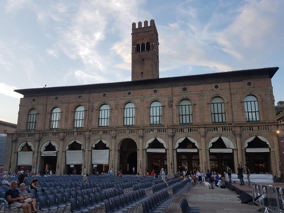 Well.b * Bologna