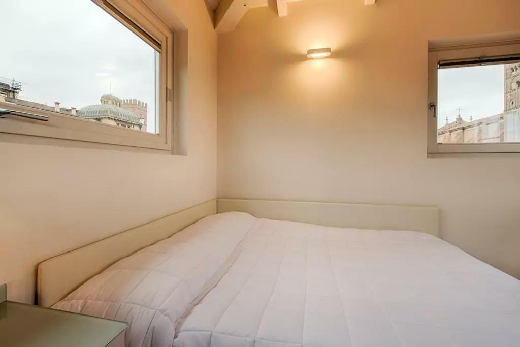 Altana Deluxe Apartment