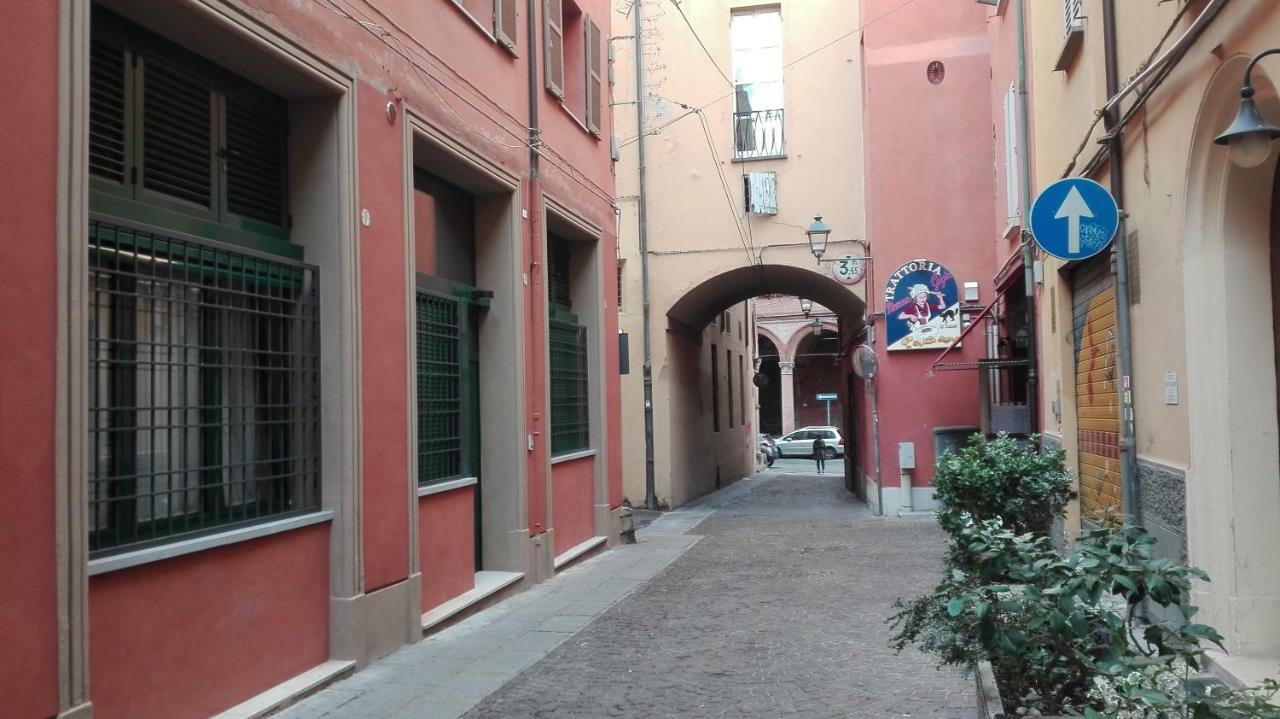 Valentine * Bologna