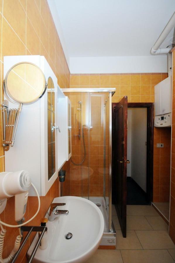 Guest house Affittacamere Cortesia 3 *