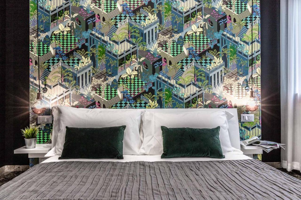Ugo Bassi Apartment *