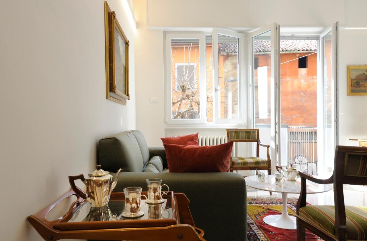 Halldis Luxury * Bologna
