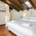 Flat 13: Elegante E Luminoso Con Terrazzo Privato