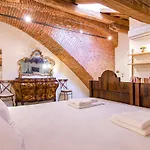 Altabella Panoramic Tower