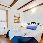Tra Le Due Torri E Piazza Santo Stefano Apartment