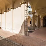 Appartamento A Due Passi Dalle Torri By Wonderful Italy