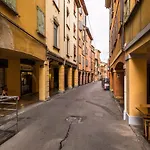 Sotto I Portici Di Via Pietralata By Wonderful Italy