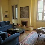 Bibi\'S House