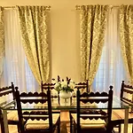 Lovely 2 Bedroom Apartment Nearby Piazza Maggiore