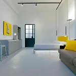 Mono Apartment