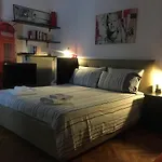 Luminosa Stanza In Appartamento Signorile