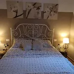 Minimal Chic House Fast Wi-Fi, Private Garden & Free Parking