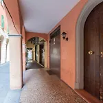 De\'Gombruti, Bologna By Short Holidays