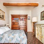 Central Elegant Apartment - Liberty House