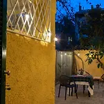 Giardino Dell\'Apollonia Fra 2 Torri E Sant\'Orsola