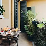 Begatto Balcony Apartment