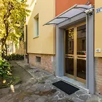 Classic Style Apartment By Wonderful Italy