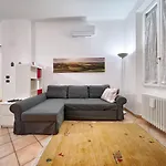 Ur Nest Mascarella