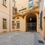 Ur-Nest D\'Azeglio