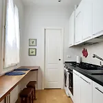 Koro\'S Apartments