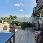 Penthouse F8 - Panoramic Terrace, View Two Towers