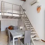 Cozy Mezzanine Apartment By Wonderful Italy