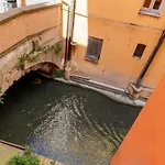 Casa Sul Canale Di Via Piella By Wonderful Italy