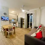 Castle Door House - Single Rooms With Double Beds Near Central Train Station