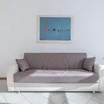 Bright & Airy Apartment Near Zanolini Station