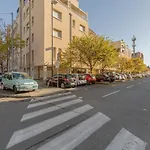Bright & Airy Apartment Near Zanolini Station