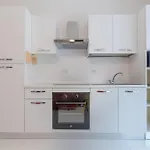 Academy Of Fine Arts -Modern Apt. With Balcony!