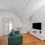 Modern Flat - Borgonuovo 23