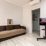 All\'Ombra Delle Due Torri Family Apartment